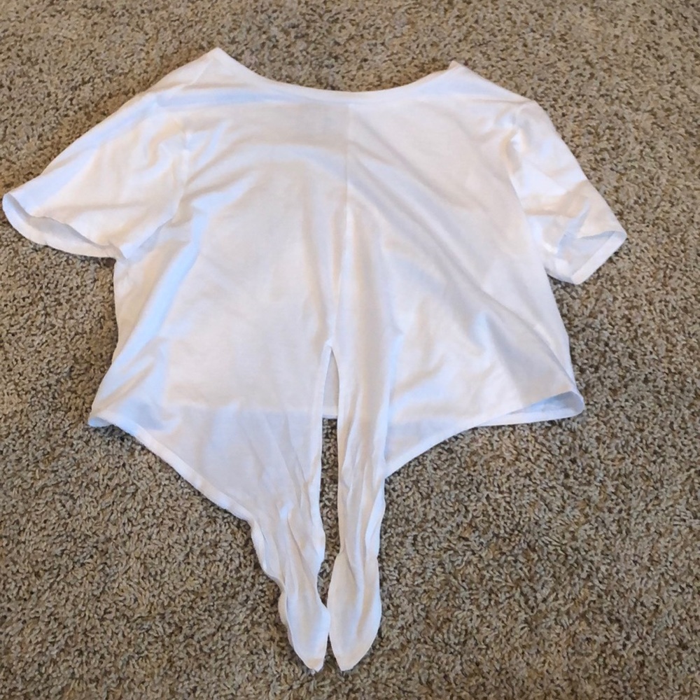 white cropped tie short sleeve tee